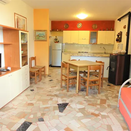 With Garden In Apartman *